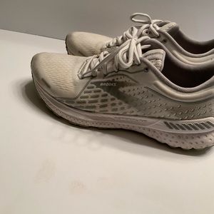 Brooks Adrenaline 21